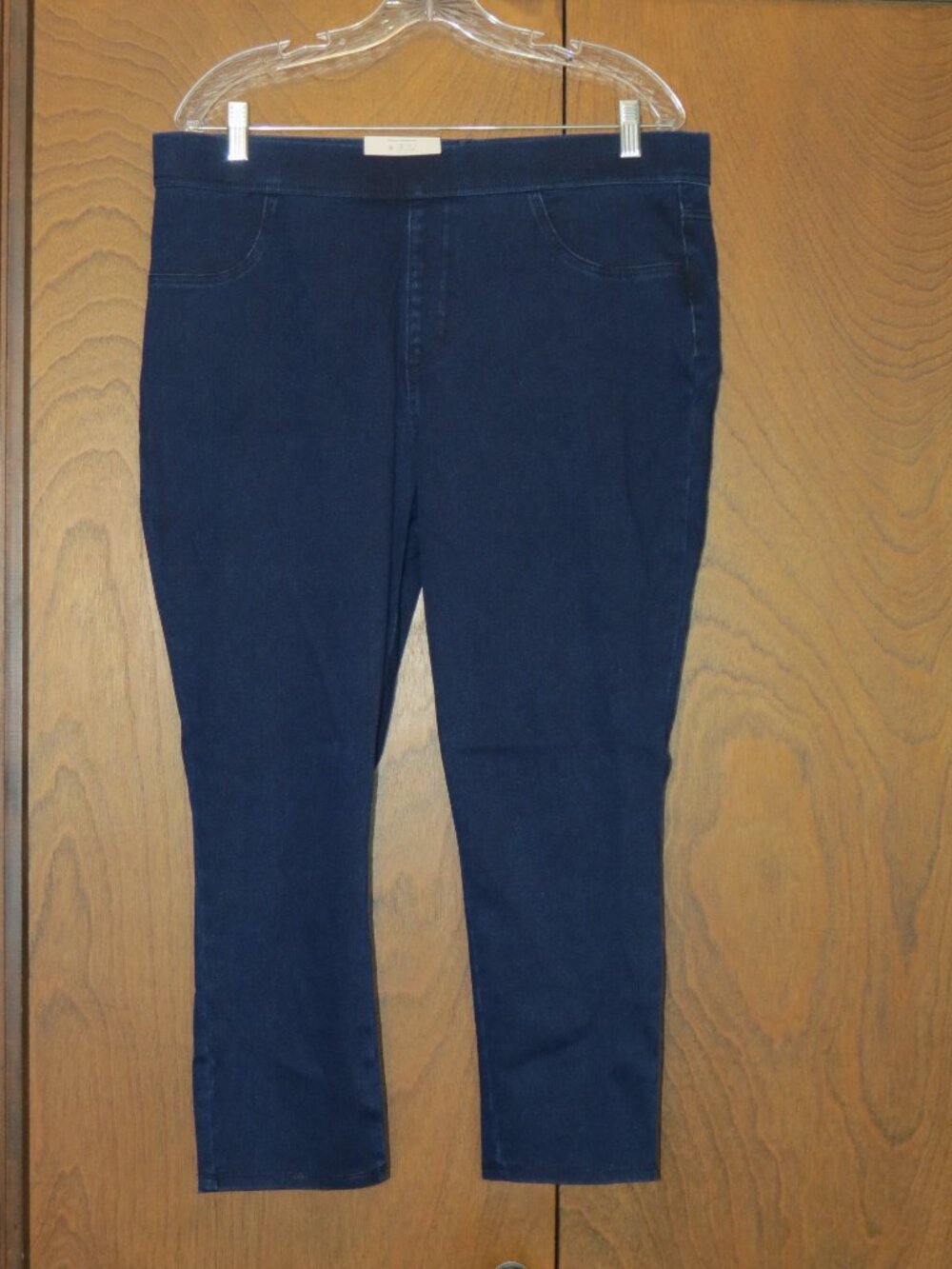 New with Tags Time and Tru Fitted Stretch Capri Size XXL (20) Dark Wash